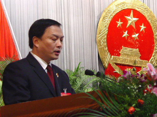 市人民检察院检察长李泽明作工作报告.