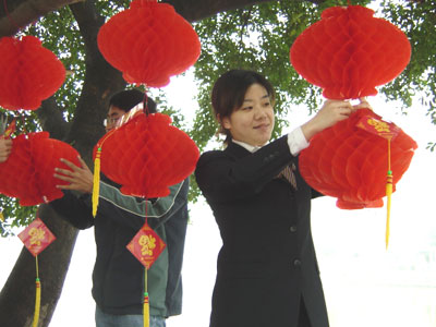 辞旧迎新新春到 温州建行送福给客户送福到社