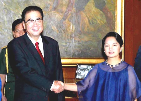 李鹏会见菲律宾总统阿罗约(图)