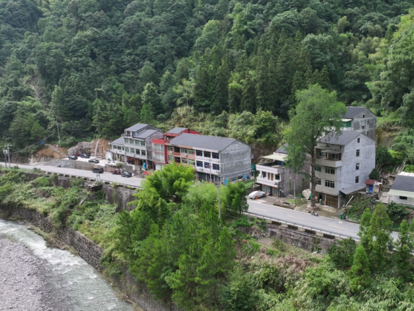 转移!再转移!!再再转移!!!岩坦西山村“三迁”战“巴威”