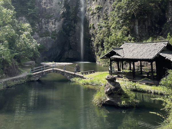 亲水、观瀑、听风—— 来大若岩,清凉一夏