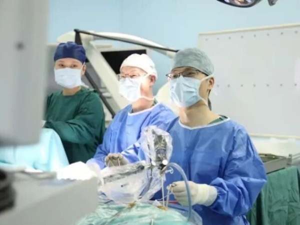 女子砸30万减肥,越减越胖!医生一眼识破:病根藏在脑子里