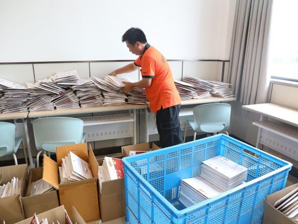 揽收提速、安全加码,温州邮政高质量护航录取通知书揽收