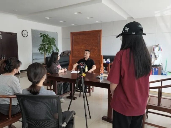00后大学生闯进龙湾车间,这次他们不“演”了