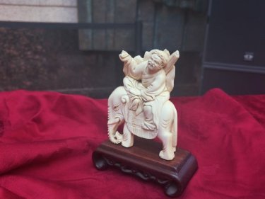 万年前猛犸象牙造像“落户”温州