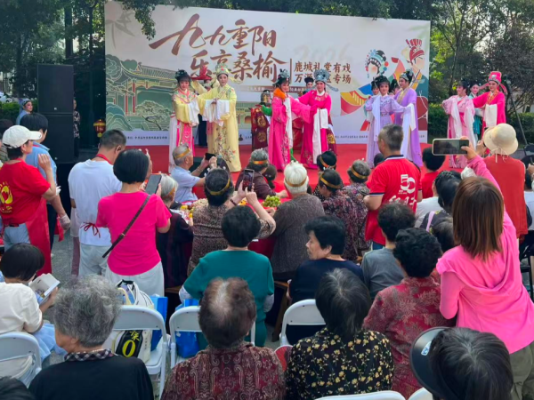 鹿城真有π|文化特派员“送戏上门” 万源社区老人乐享重阳