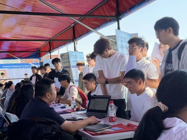 以产业聚才 以诚意留才 乐清释放青年人才集聚磁场效应